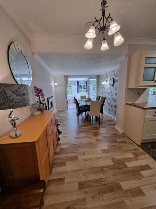 Charming Coastal Bungalow Cayton Buitenkant foto