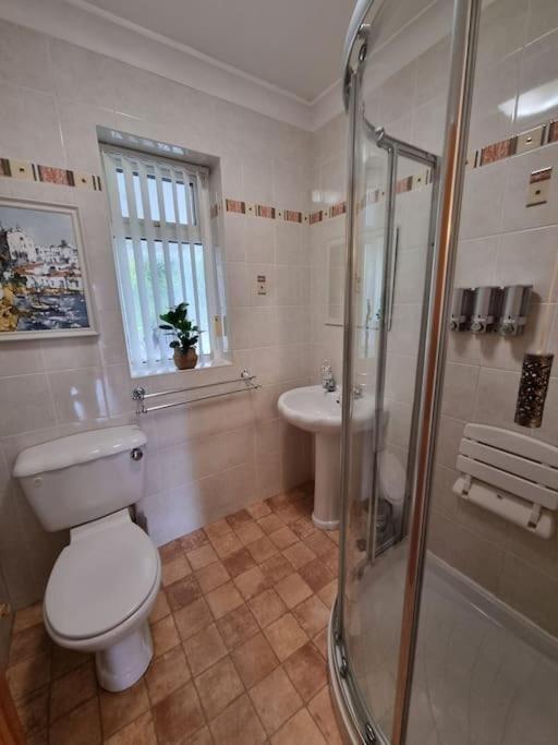 Charming Coastal Bungalow Cayton Buitenkant foto